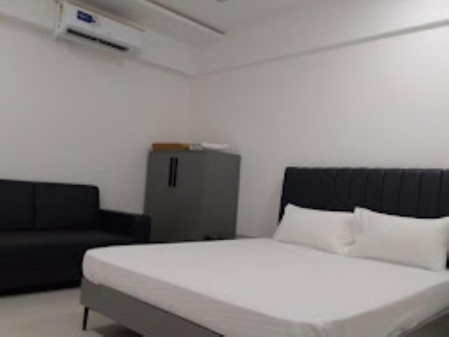 Lennox Hotel , Surat Zewnętrze zdjęcie